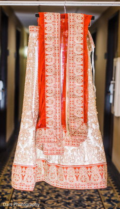 Indian bridal lengha indian bride fashion,indian bride getting ready