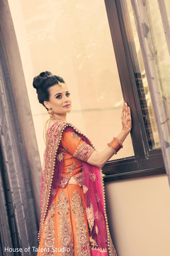Mind blowing Indian bride style. indian bride,bridal mehndi,indian bridal jewelry