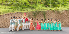 Indian bride and groom posing with bridesmaids and groomsmen indian bride fashion,indian groom fashion,indian groomsmen fashion,indian bridesmaids’ fashion