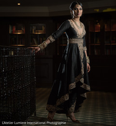 Glamorous indian bride's wedding reception style indian bride reception fashion,bridal jewelry,indian bride portrait