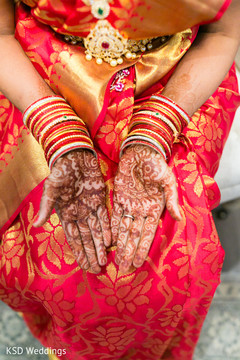 Phenomenal indian bridal mehndi art indian bride,mehndi art,bridal jewelry,maharani's bridal bangles