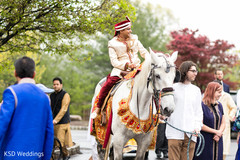 Elegant indian groom riding baraat horse indian wedding baraat,indian groom fashion,baraat horse