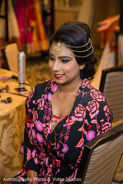 Glitzy and glamorous Indian bridal makeup. Glitzy and glamorous Indian bridal makeup.