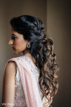 Gorgeous Indian bride hair. indian bride,hair and makeup,indian bridal fashion
