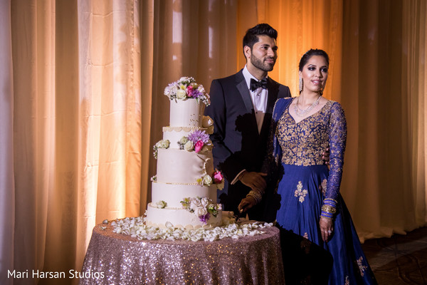 indian wedding reception,indian bride and groom,indian wedding cake,indian wedding cake design