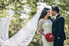 Gorgeous indian bride wedding dress white wedding dress,indian bride fashion,red bridal bouquet