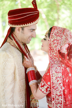 Insanely beautiful indian bride and groom outdoor photography,indian bride and groom,indian wedding gallery