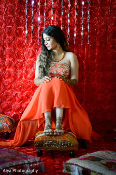 Gorgeous indian bride posing indian wedding gallery,pre- wedding celebrations,indian bridal jewelry,indian bride