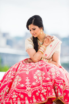 Indian bride outdoor photo session ndian bride fashion,indian wedding gallery,outdoor photography,indian bridal jewelry