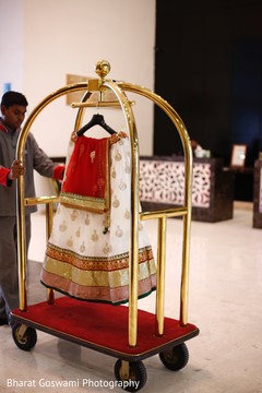 Bridal lengha arriving at the hotel Bridal lengha arriving at the hotel