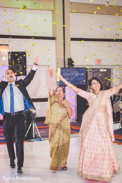 Marvelous indian wedding entrance Marvelous indian wedding entrance