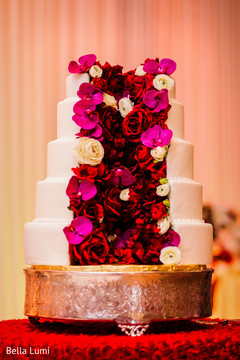 Fantastic indian wedding cake design Fantastic indian wedding cake design