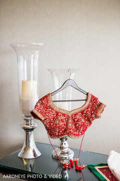 Indian bride's wedding crop top Indian bride's wedding crop top