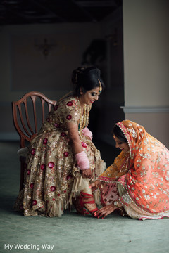 Indian bride getting ready capture Indian bride getting ready capture
