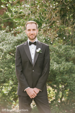 Flawless Indian groom look.