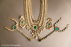 Magnificent Kundan Indian bridal jewelry set. Magnificent Kundan Indian bridal jewelry set.