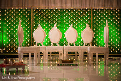 Swoon worthy ceremony stage. Swoon worthy ceremony stage.