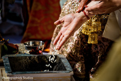 Indian couple making offerings capture Indian couple making offerings capture