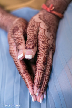 Sweet Indian bridal mehndi. indian bridal henna,bridal mehndi