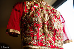 Indian bride's wedding ceremony outfit Indian bride's wedding ceremony outfit
