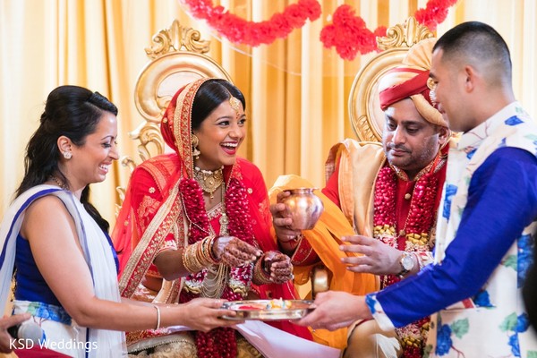 Indian couple at their wedding ceremony. | Photo 147366