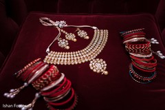 Indian bride's wedding accessories Indian bride's wedding accessories