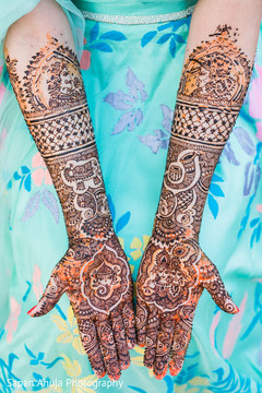 Perfect indian bridal mehndi art Perfect indian bridal mehndi art