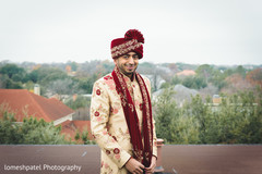 Indian groom's wedding outfit Indian groom's wedding outfit