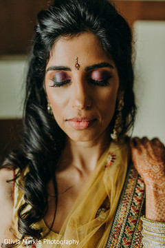 Amazing Indian bride photo idea. Amazing Indian bride photo idea.