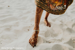 Sensational Indian bride bridal mehndi design. Sensational Indian bride bridal mehndi design.