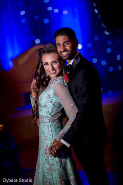 Dazzling indian newlyweds capture Dazzling indian newlyweds capture