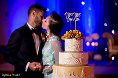 Lovely indian wedding cake capture Lovely indian wedding cake capture