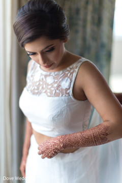 Charming maharani getting ready for her big day. Charming maharani getting ready for her big day.
