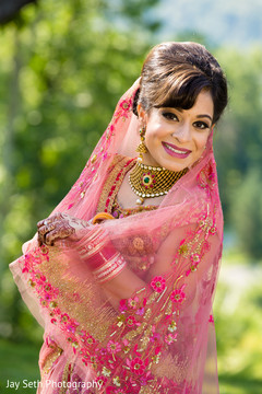 Glowing indian bride Glowing indian bride