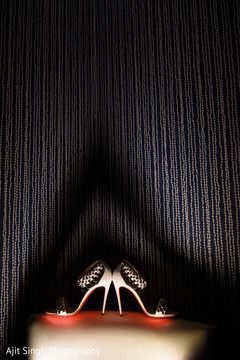 Phenomenal Indian bride's shoes capture. Phenomenal Indian bride's shoes capture.