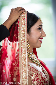 See the Final touch ups for this charming indian bride. See the Final touch ups for this charming indian bride.