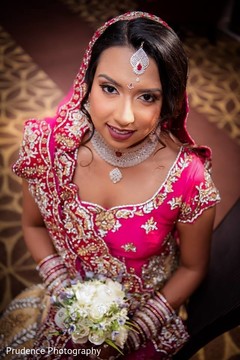 Beautiful indian bride's portrait tikka,indian bride fashion,bridal lengha