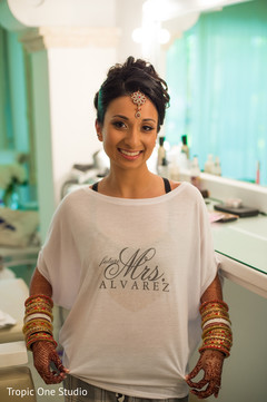 Indian bride getting ready to say "I Do". indian wedding gallery,indian bride getting ready,indian bride mehndi,bridal jewelry