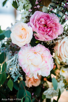 Dreamy Indian wedding roses decorations. Dreamy Indian wedding roses decorations.