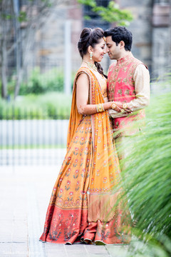 Enchanting Indian lovebirds outdoor photo shoot. Enchanting Indian lovebirds outdoor photo shoot.