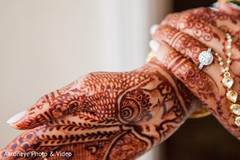 Marvelous Indian bridal hands mehndi art. Marvelous Indian bridal hands mehndi art.