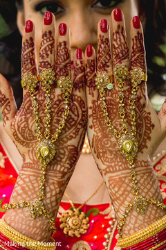 Amazing Indian bride's Hath Panja bracelet. Amazing Indian bride's Hath Panja bracelet.