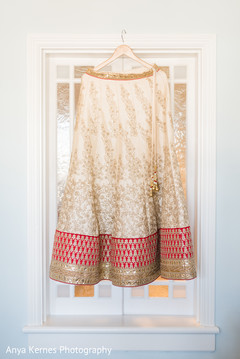 Beautiful Indian bride's lengha capture. Beautiful Indian bride's lengha capture.