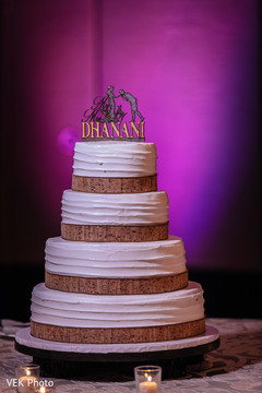 Fabulous indian wedding cake design Fabulous indian wedding cake design