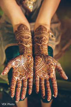 Lovely bridal mehndi designs Lovely bridal mehndi designs