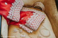 Indian bride's wedding accessories Indian bride's wedding accessories