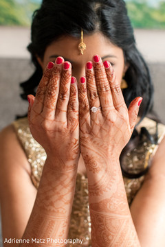 Indian bride showing mehndi art indian wedding gallery,indian bride,mehndi art