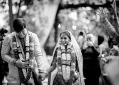 See this romantic Indian bride and groom capture. See this romantic Indian bride and groom capture.