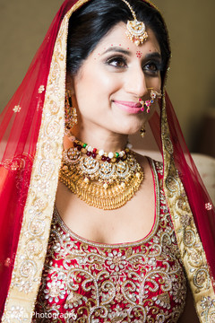 Perfect Indian bridal makeup and hair. indian bride's hair and makeup,indian bride's fashion,indian bridal jewelry