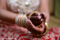Indian bride mehndi designs bridal bangles,indian bride jewelry,mehndi
